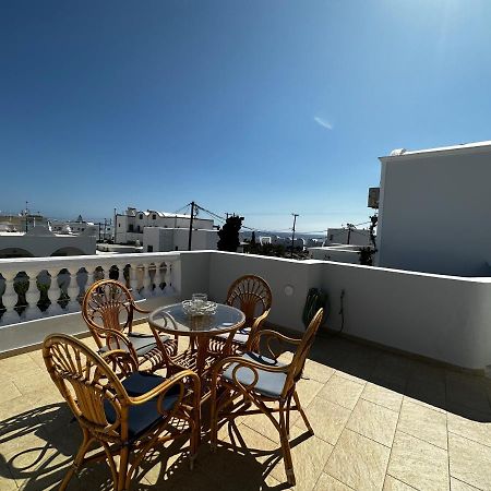 Veldi Art - Kamari Beach Apartment ثيرا المظهر الخارجي الصورة