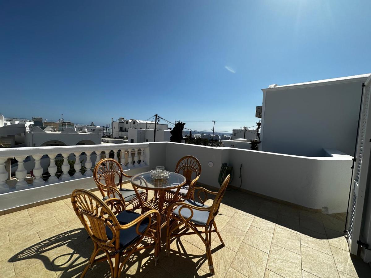 Veldi Art - Kamari Beach Apartment ثيرا المظهر الخارجي الصورة