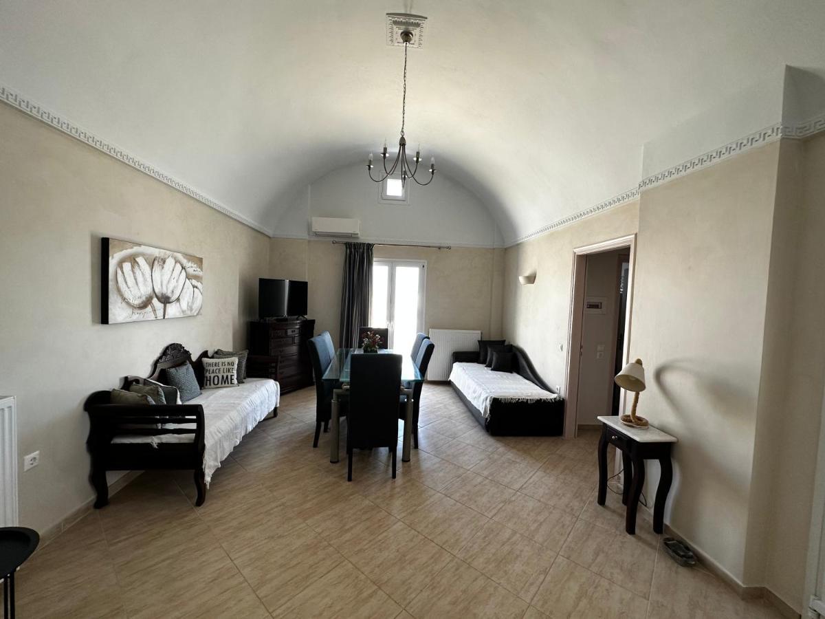 Veldi Art - Kamari Beach Apartment ثيرا المظهر الخارجي الصورة