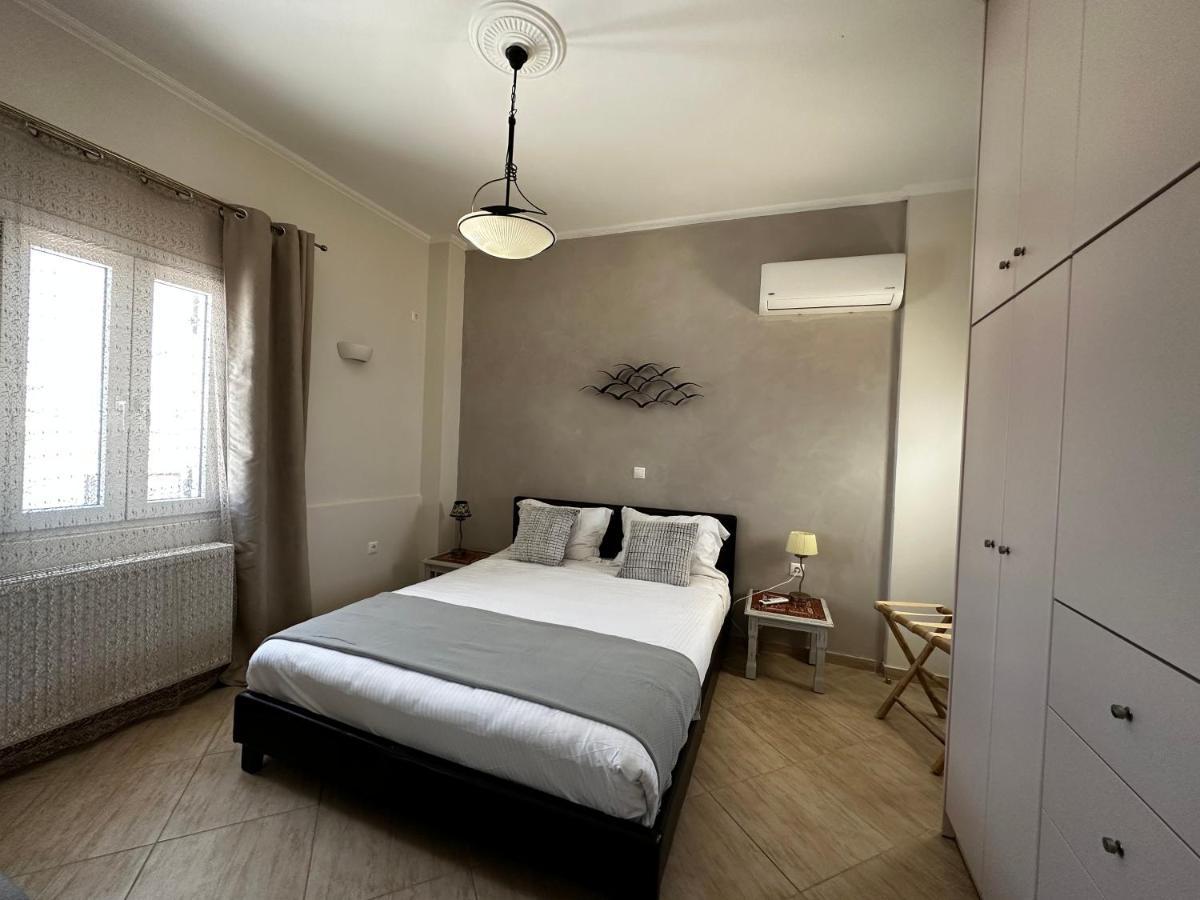 Veldi Art - Kamari Beach Apartment ثيرا المظهر الخارجي الصورة