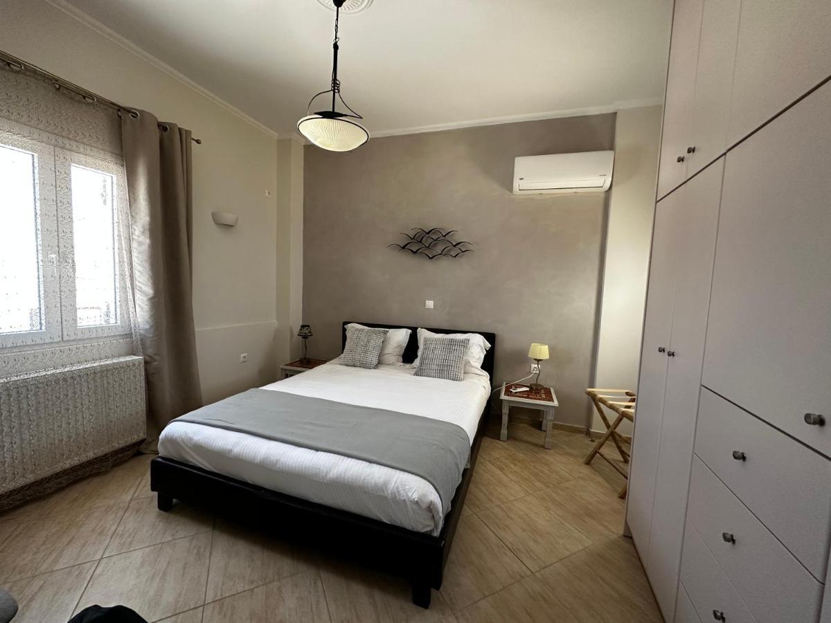 Veldi Art - Kamari Beach Apartment ثيرا المظهر الخارجي الصورة