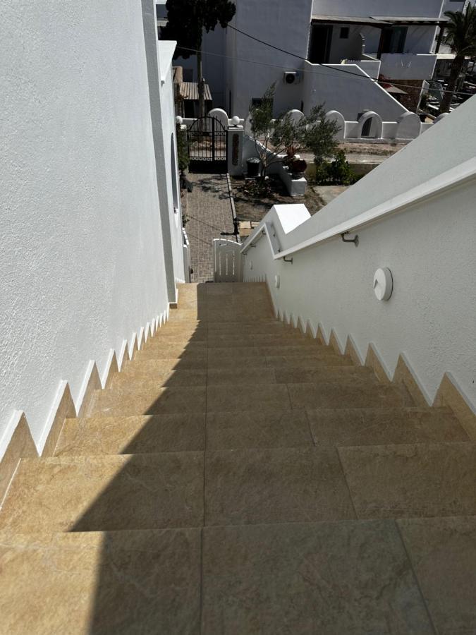 Veldi Art - Kamari Beach Apartment ثيرا المظهر الخارجي الصورة