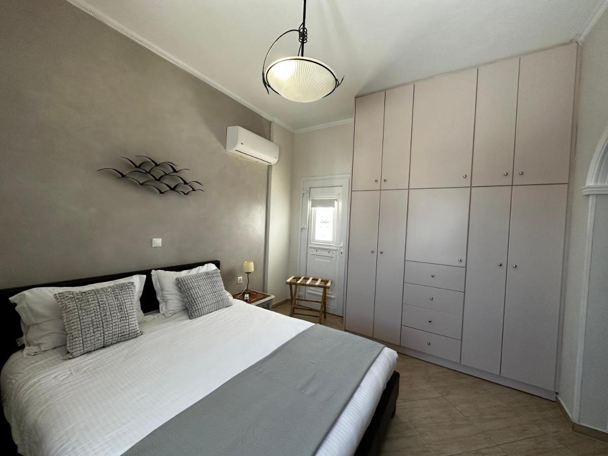 Veldi Art - Kamari Beach Apartment ثيرا المظهر الخارجي الصورة