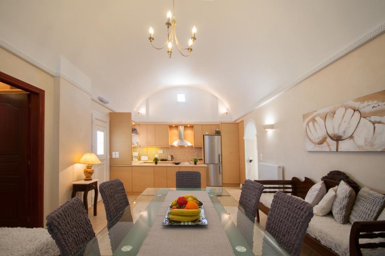 Veldi Art - Kamari Beach Apartment ثيرا المظهر الخارجي الصورة