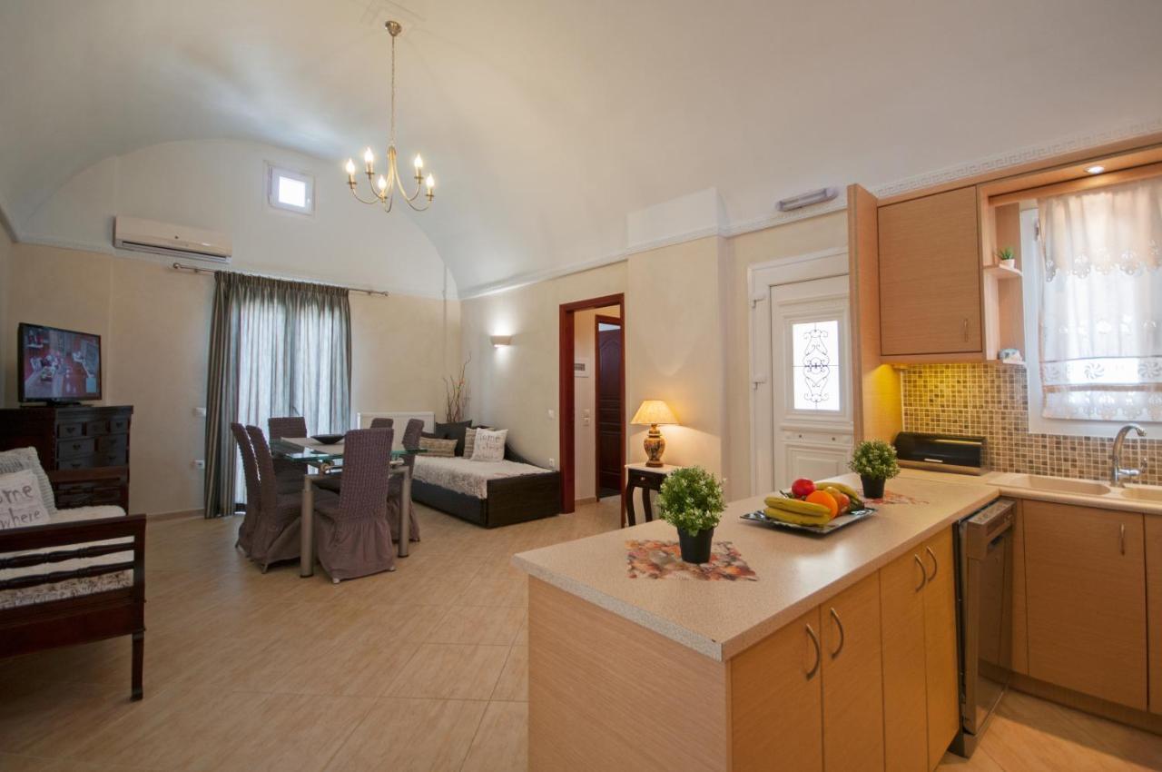 Veldi Art - Kamari Beach Apartment ثيرا المظهر الخارجي الصورة