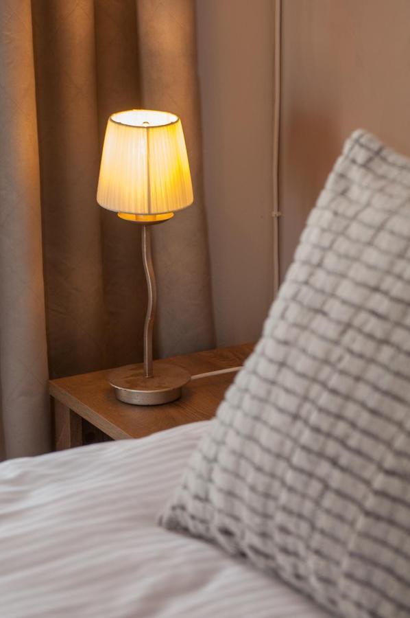 Veldi Art - Kamari Beach Apartment ثيرا المظهر الخارجي الصورة