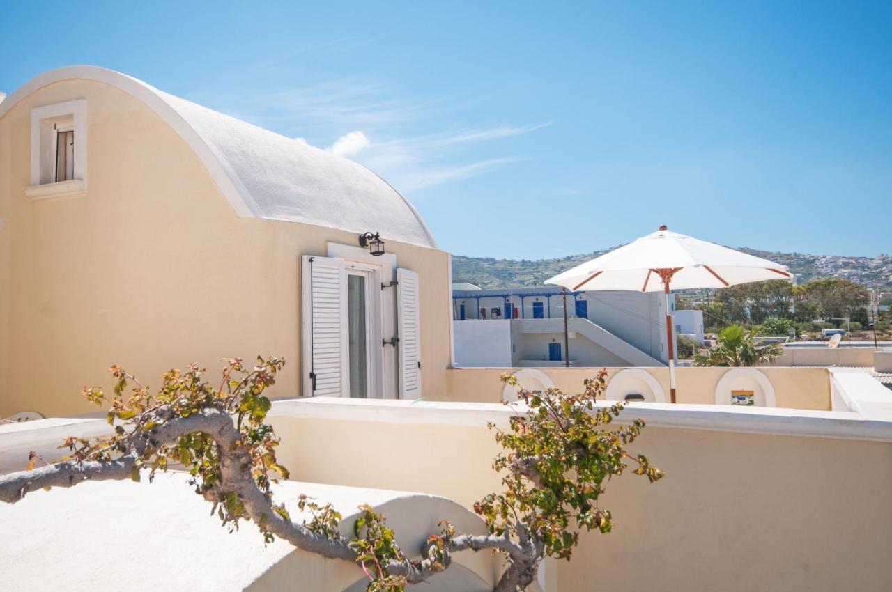 Veldi Art - Kamari Beach Apartment ثيرا المظهر الخارجي الصورة